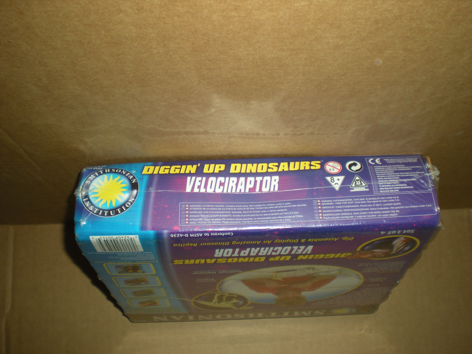 Diggin Up Dinosaurs – Velociraptor. Smithsonian Science Adventure Activities
