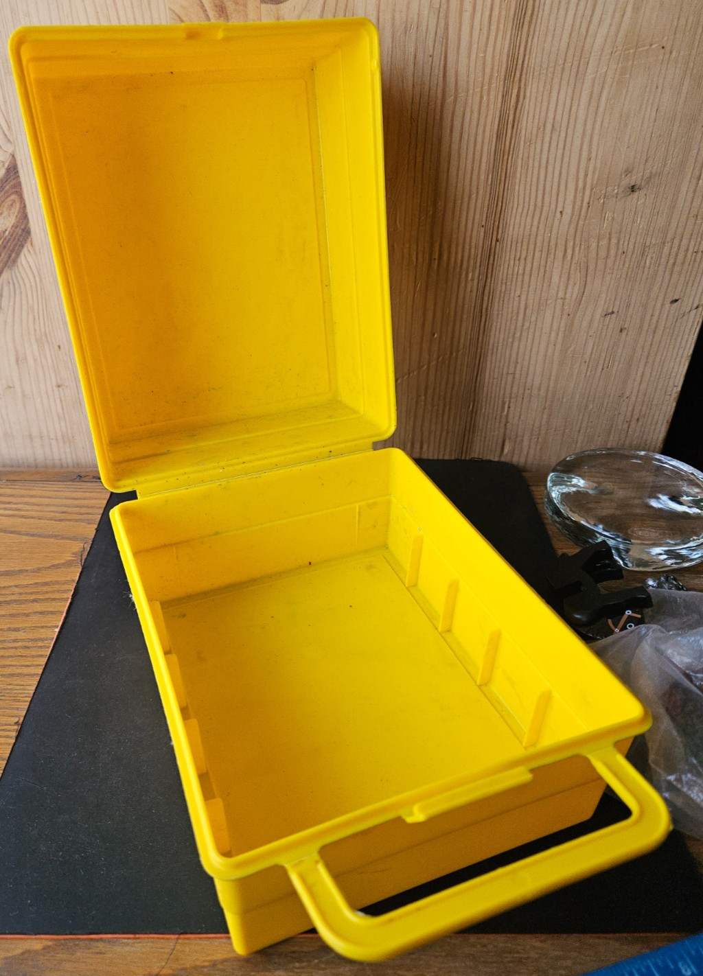 SESAME STREET EARLY LEARNING GAMES. VINTAGE YELLOW CARRY CASE. BIG BIRD IMAGE