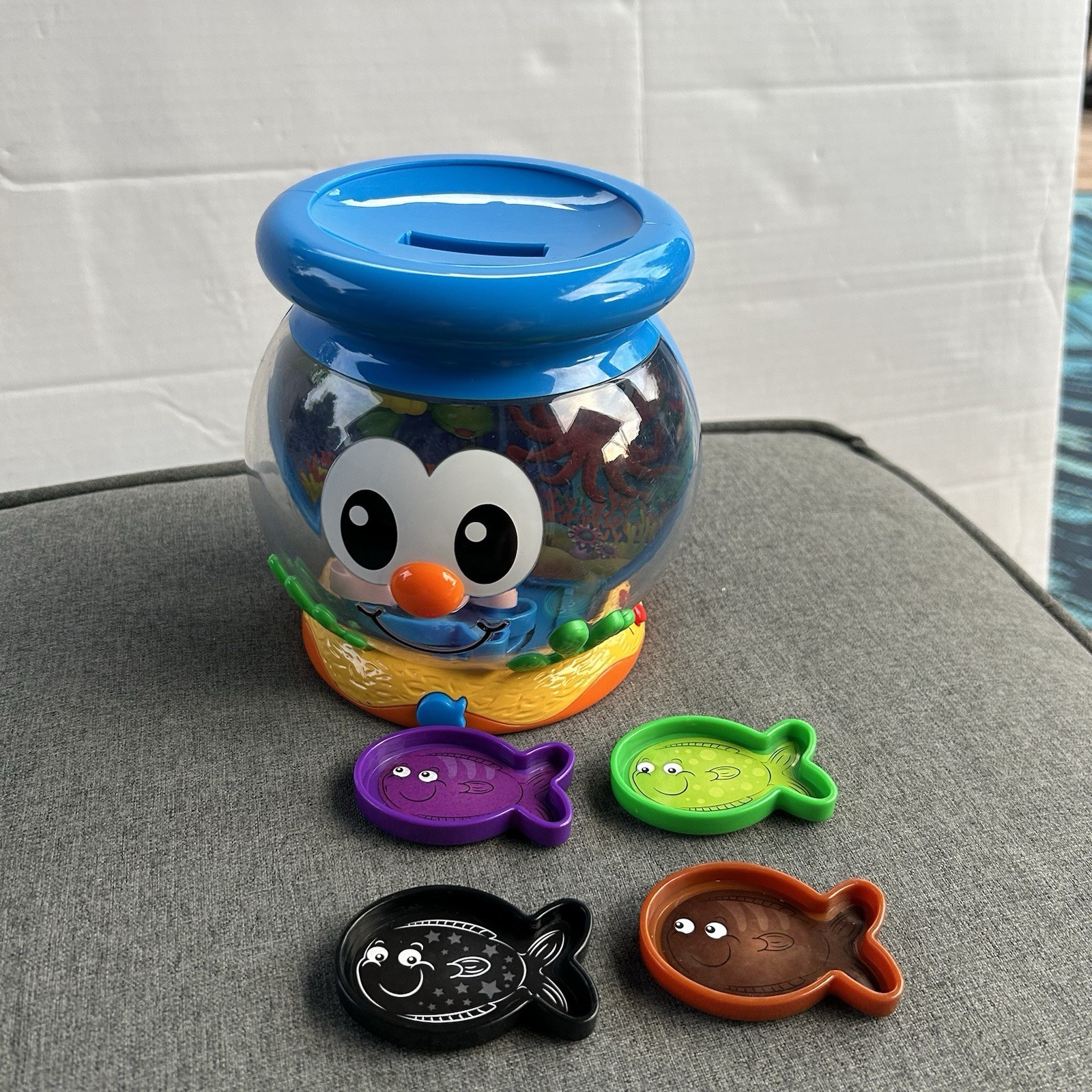 The Learning Journey: Learn With Me – Color Fun Fish Bowl / Works / With 6 Fish