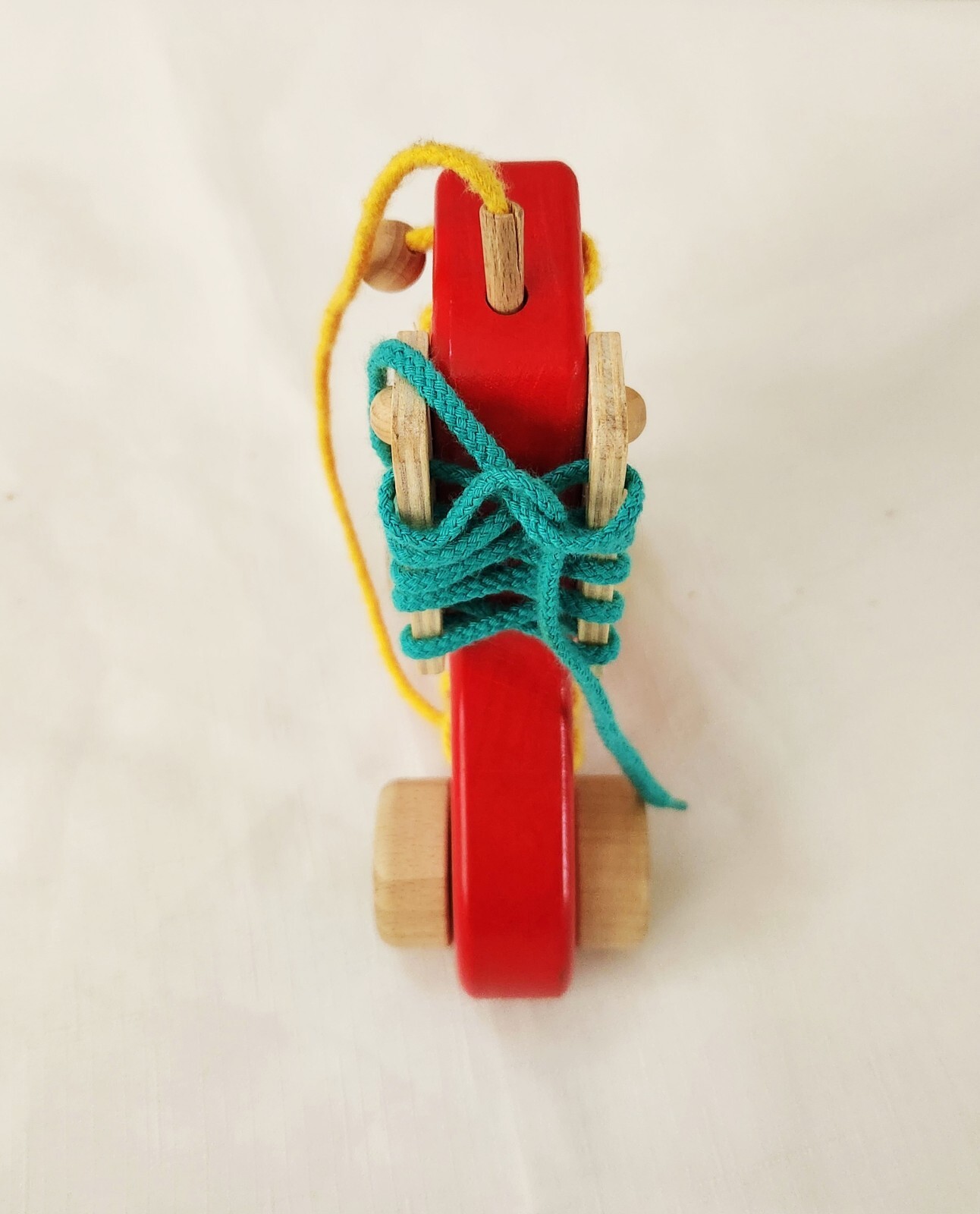 BAJO RED WOODEN LACING SHOE ON WHEELS ROLLERSKATE BOYS GIRLS UNISEX IN EXCELLENT