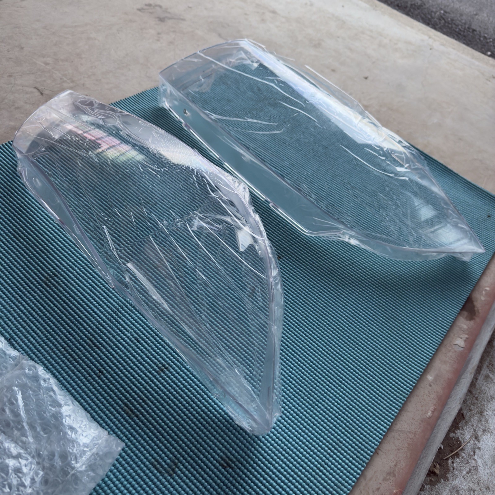 MOTOKU Clear Headlight Lens Cover for BMW 323i 325i 328i 328xi 335d 335i 335xi