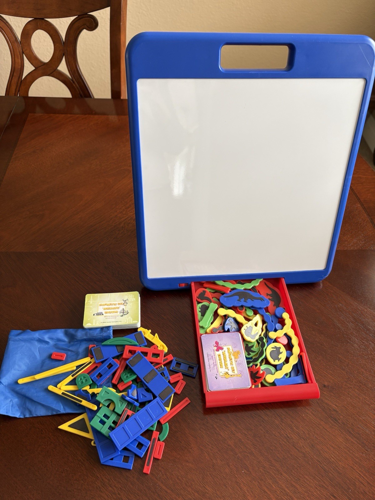 Huntar Magnetic Animals and Buildings Educational Toy with Board & 90 Cards