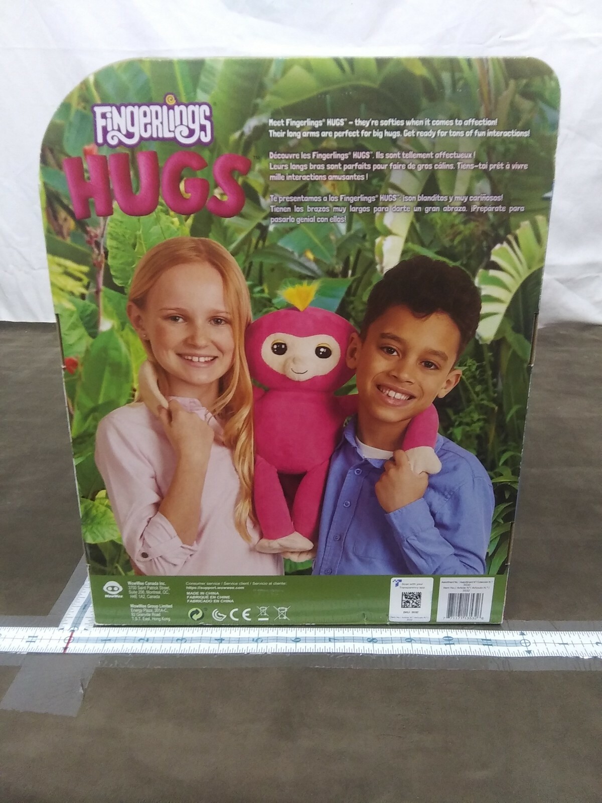 I love to hug monkey Fingerlings Hugs Bella interactive makes 40+ sounds