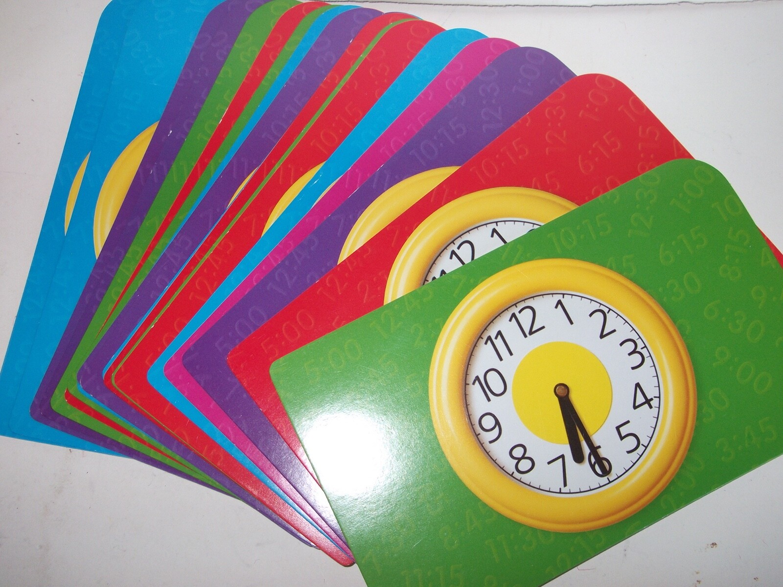 Telling Time Manipulatives 19 Mini Clocks & Box of Pocket Flash Cards