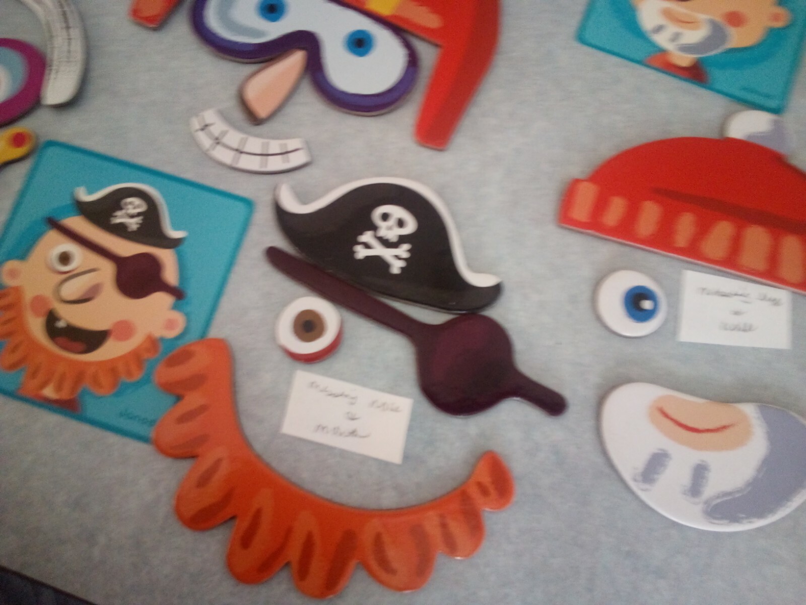 Crazy Faces Magneti’ Book Magnetic Pieces Cards & Box Educational Toy FREE SHIP