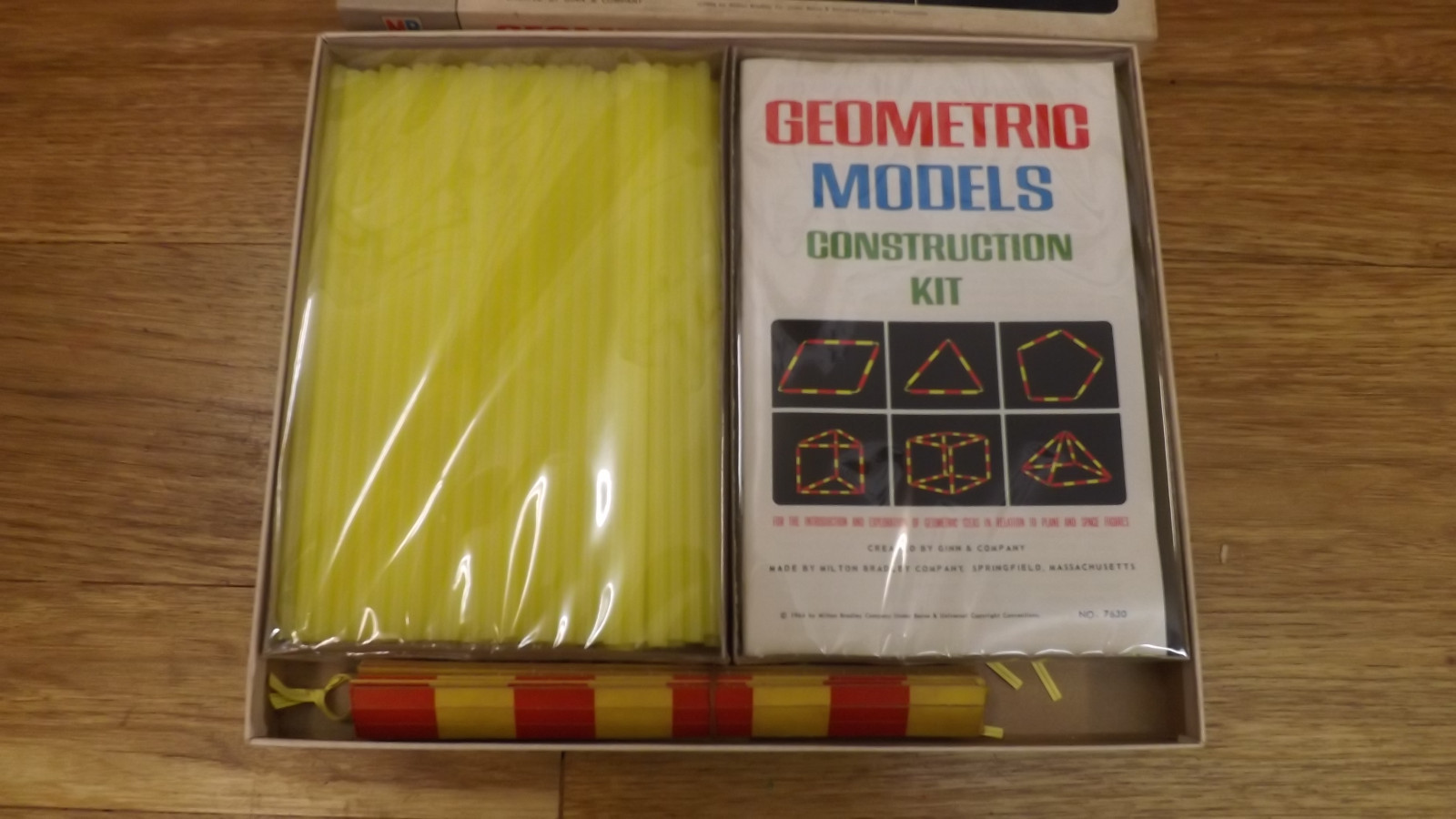 VTG CEOMETRIC MODELS CONSTRUCTION Kit by Milton Bradley NOS