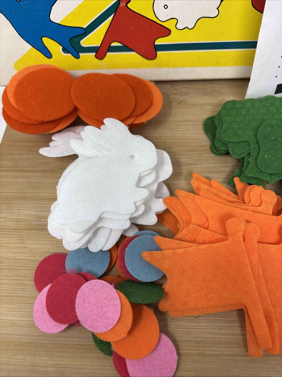 Vtg Flannel Board Cut-outs Shapes Animals Hearts Flags Colors Trees Stars