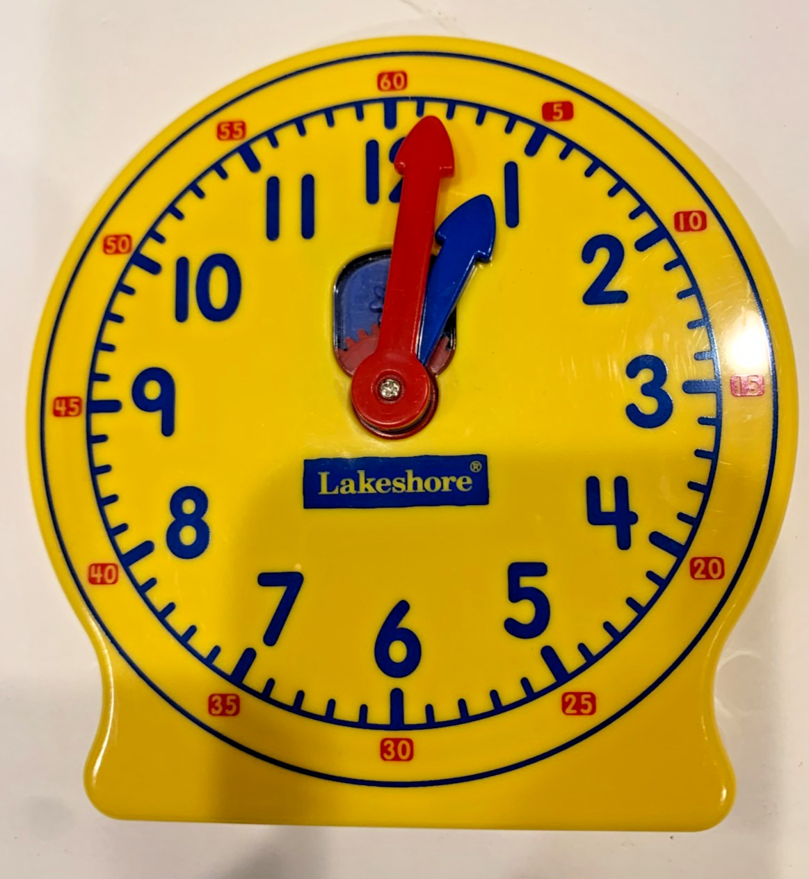 LAKESHORE LEARNING STUDENT CLOCK FD974 TWO WAY GEARS FOR TELLING TIME W/STAND 5″