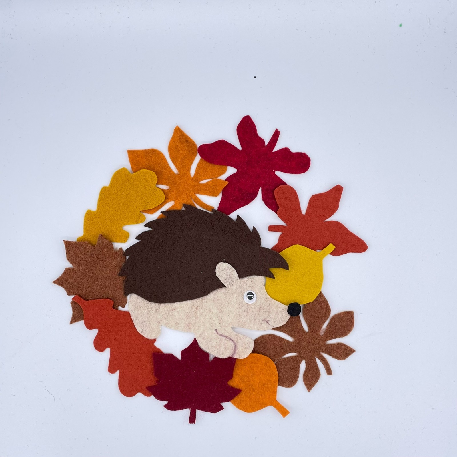 Hedgehog Has Apple Trouble – Sample Set for Felt /Flannel Board Play
