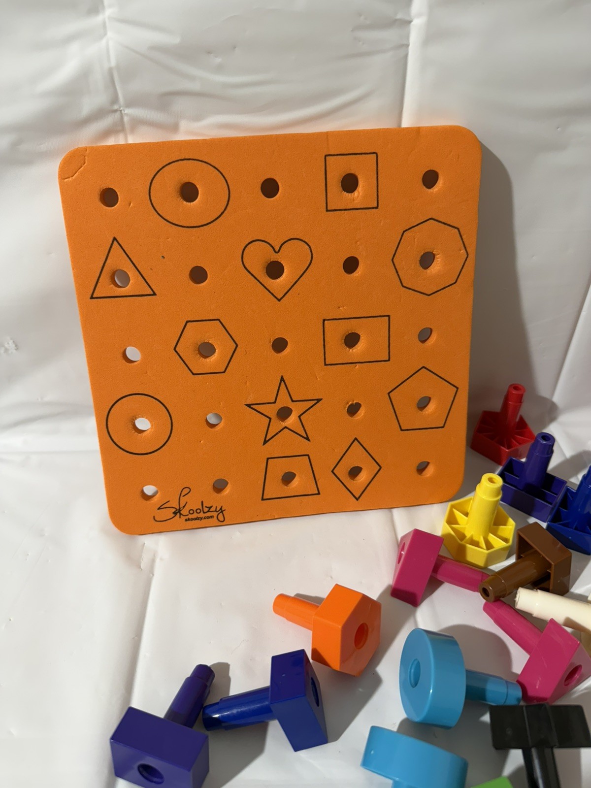 New SKOOLZY Pegboard Nuts And Bolts Shapes Set For Teaching