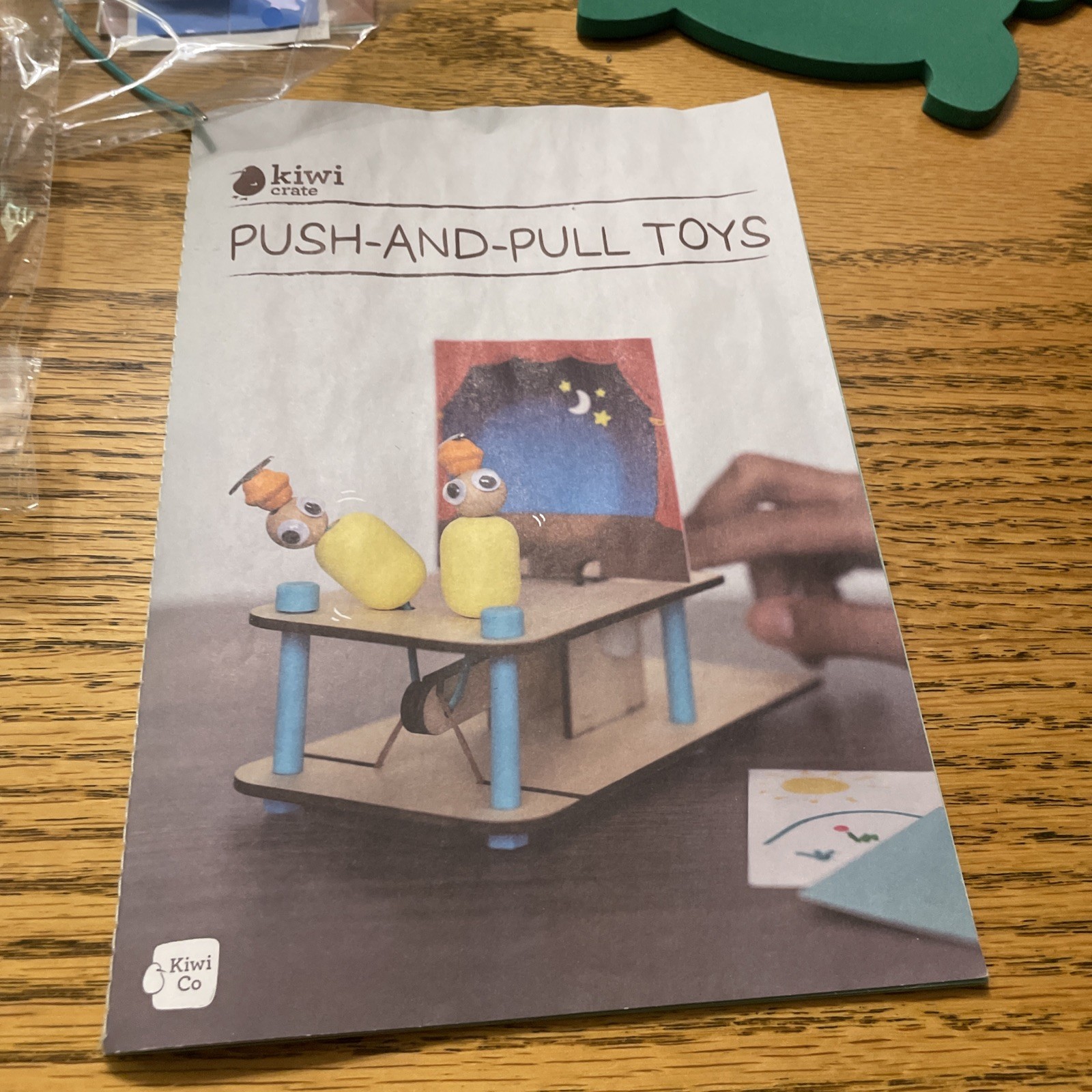 Kiwi Crate Kiwi Co STEM Push-And-Pull Toys Educational Toy Craft Open Box