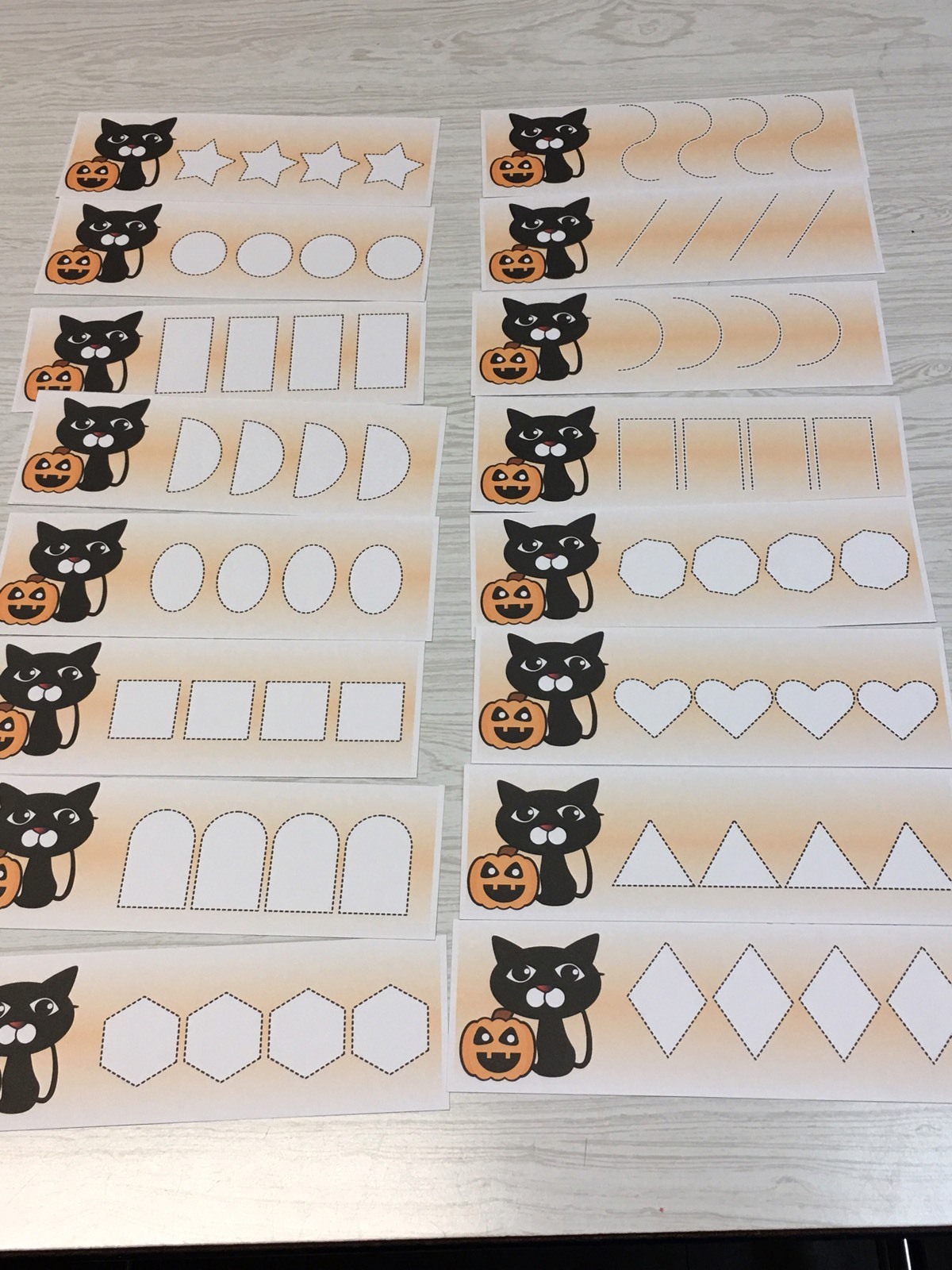 Black Cat – Shapes Tracing – Laminated Activity Set – Teaching Supplies