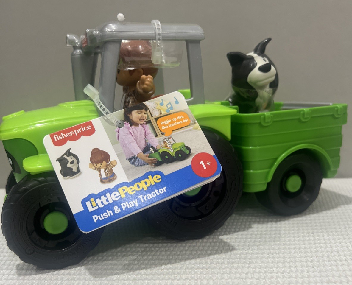 Fisher Price Little People Push And Play Tractor + 2 figurines NEW