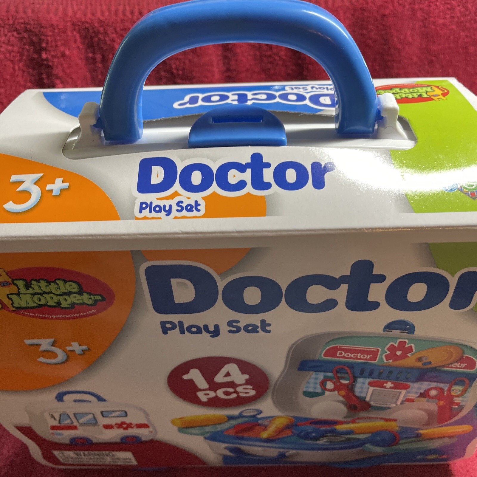 DOCTOR PLAY SET 14 PCS W/ 10IN. X 8IN. CASE W/ HANDLE AND WHEELS NEW