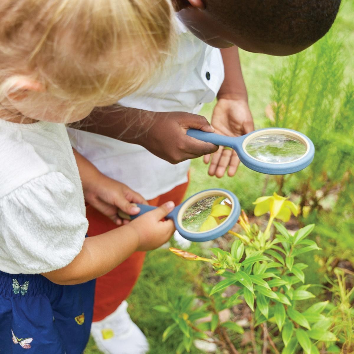 Kaplan Early Learning Set of 4 All-Weather Magnifying Glass