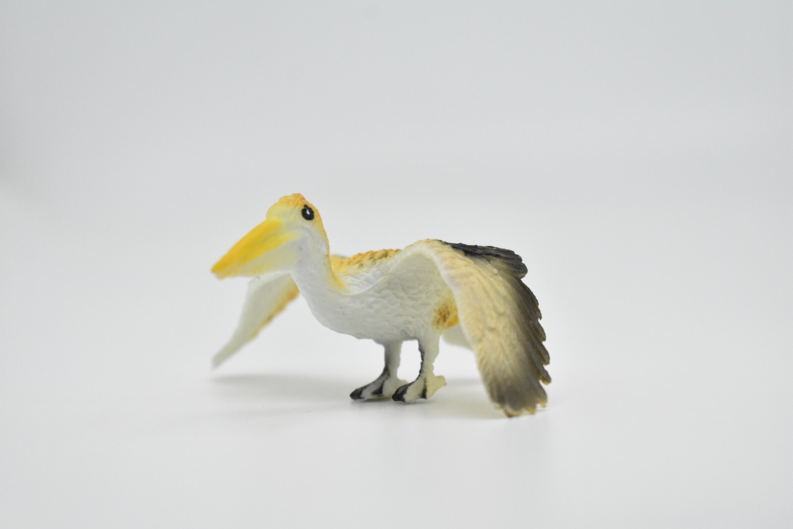 Pelican Toy, Very Nice Rubber Realistic Model 3 1/2″ F608 B132