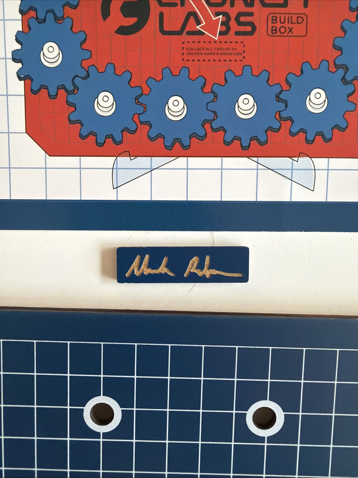 Crunch Labs by Mark Rober Gears Badge Diploma Holder, Signature Piece – Year 4