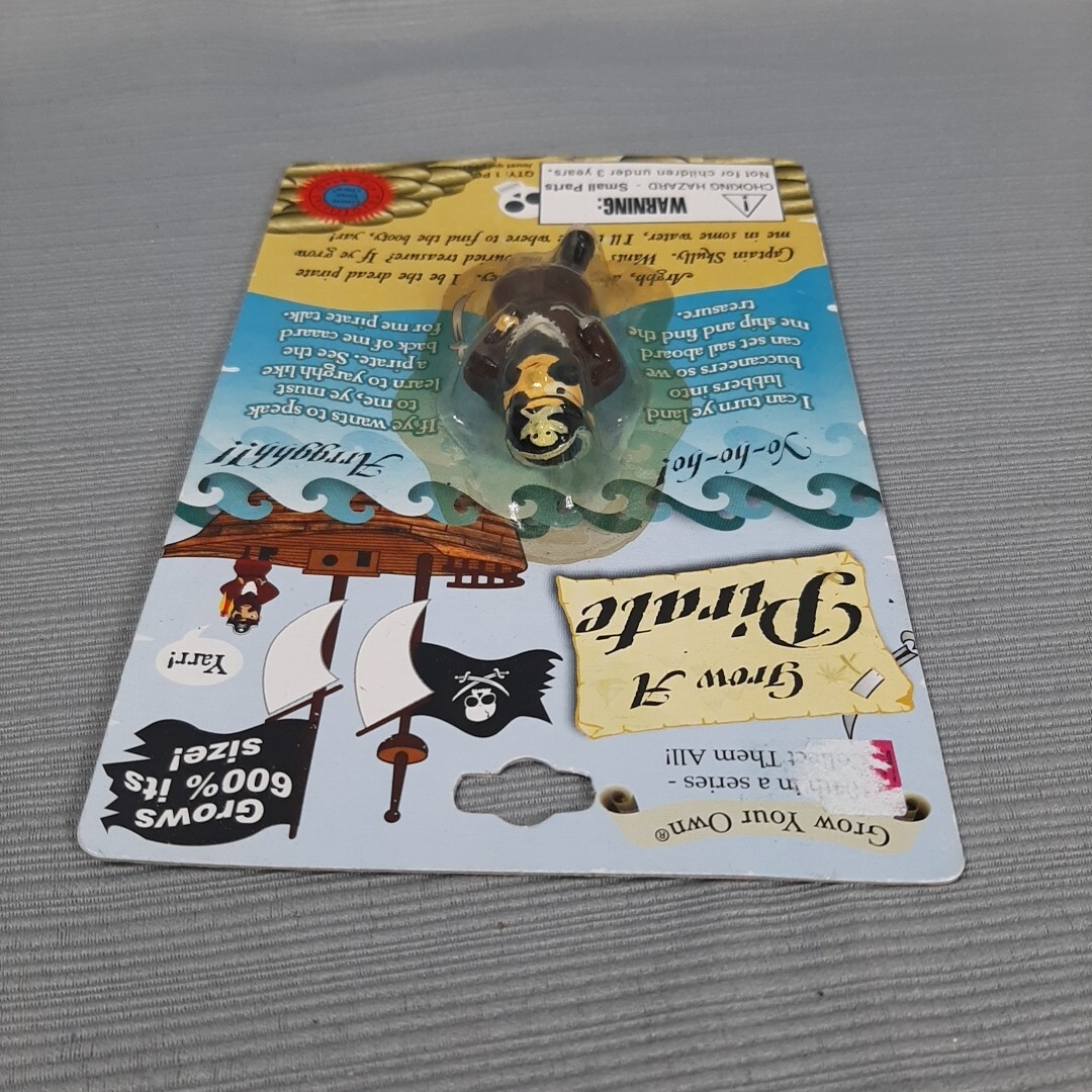 Grow a Pirate Just Add Water Pirates Official 600% Size NEW In Package
