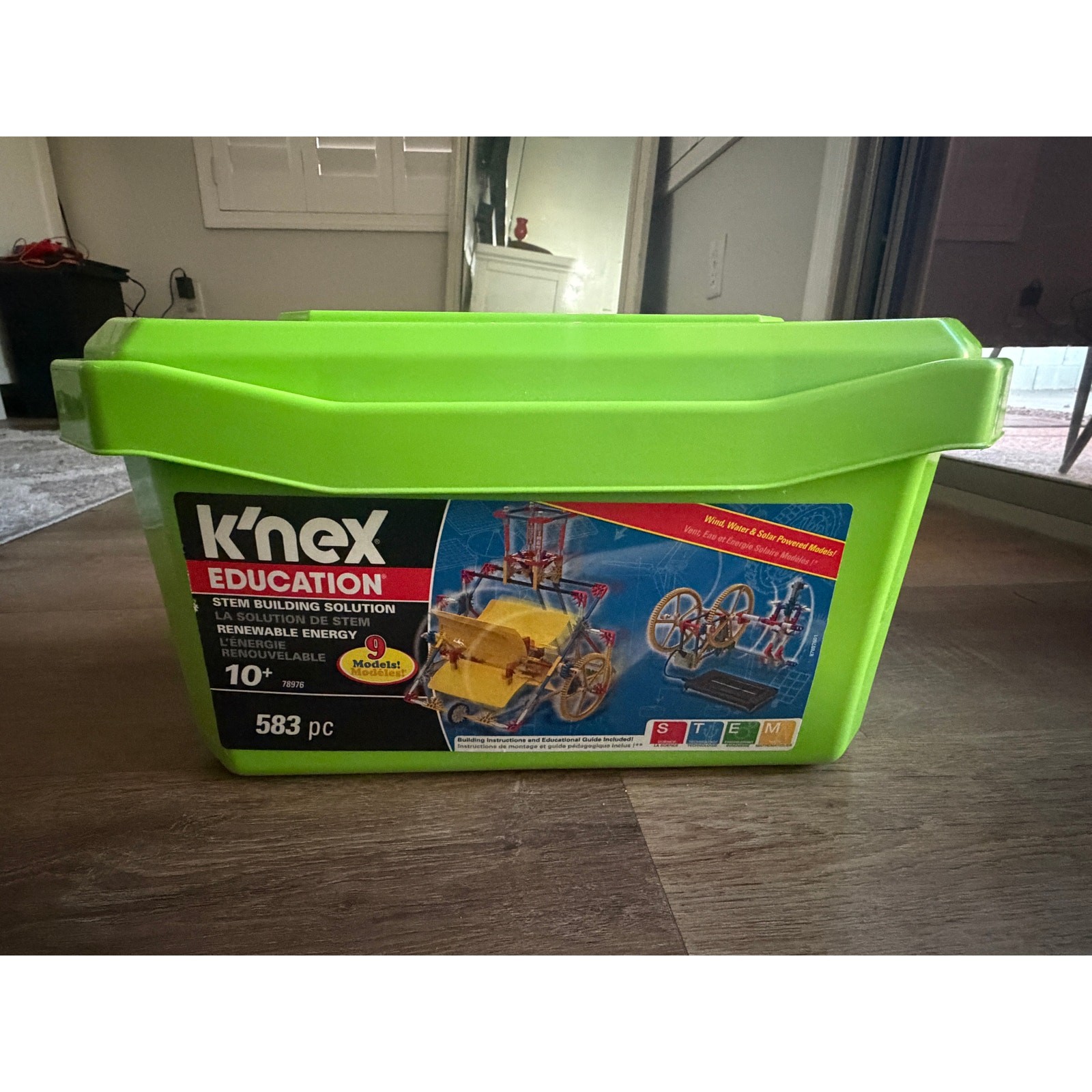 K’NEX Education Renewable Energy STEM Kit 583pc Solar Wind Power Models 10+