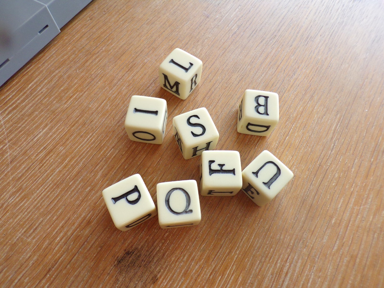 Lot of 8 Vintage Plastic 1″ Square Alphabet Dice