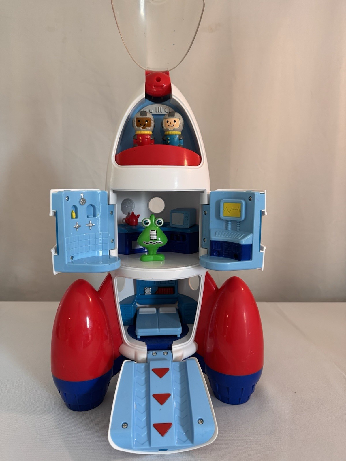 LAKESHORE LEARN & PLAY EXPLORE ROCKET SPACE SHIP WITH ASTRONAUTS AND ALIEN