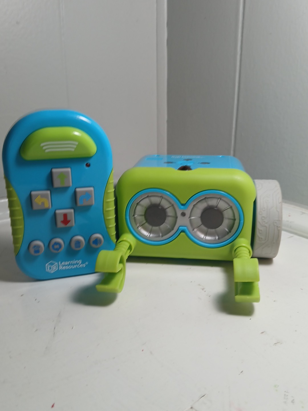 botley the coding robot. – BOX D –