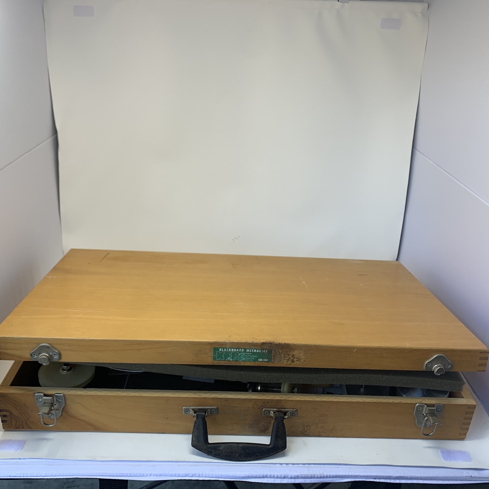 Klinger Educational Products KEP Blackboard Mechanics KM1500 Physics – As Is