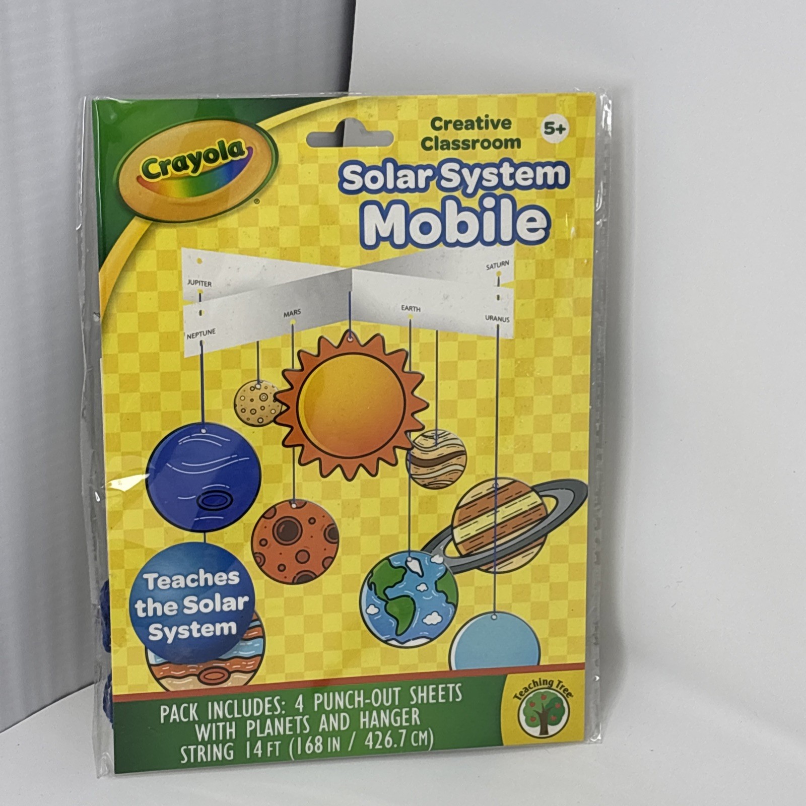 Crayola Color the Solar System Mobile Age 5+, Punch-Out w String
