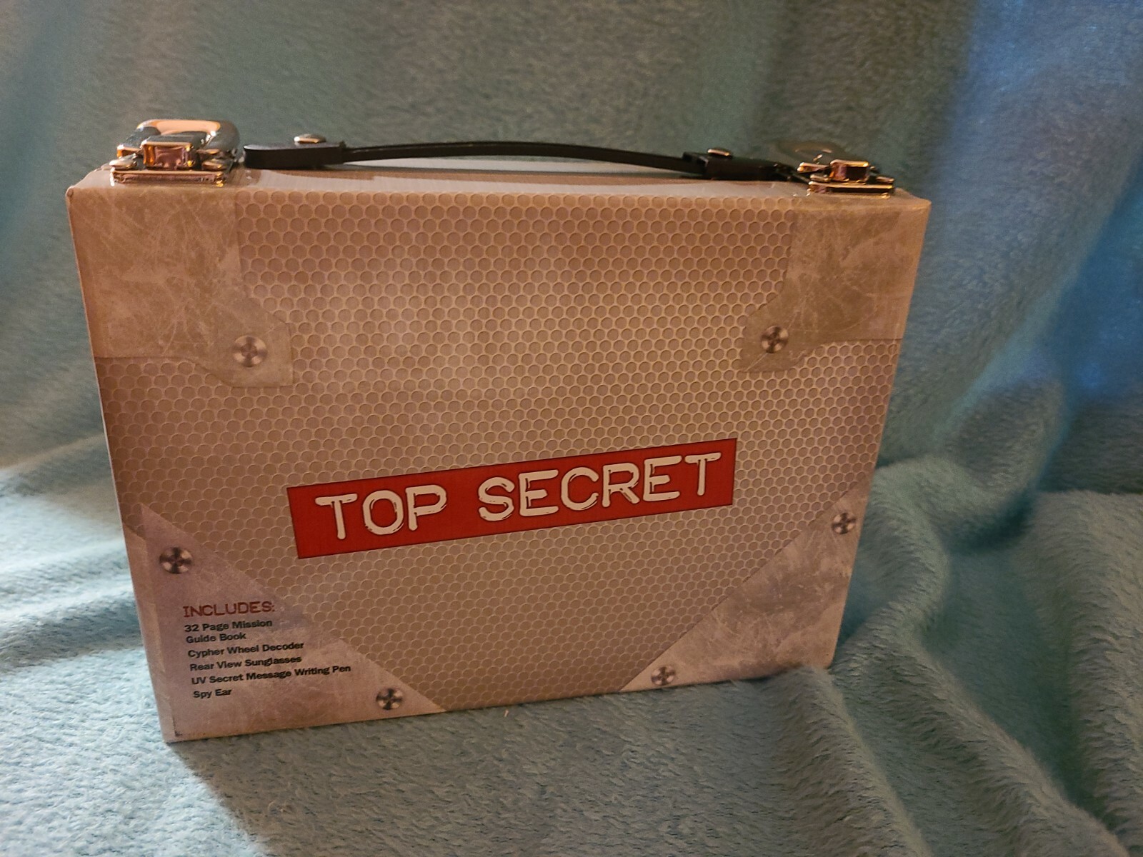 Top Secret I Spy Detective Suitcase and Book Brand New