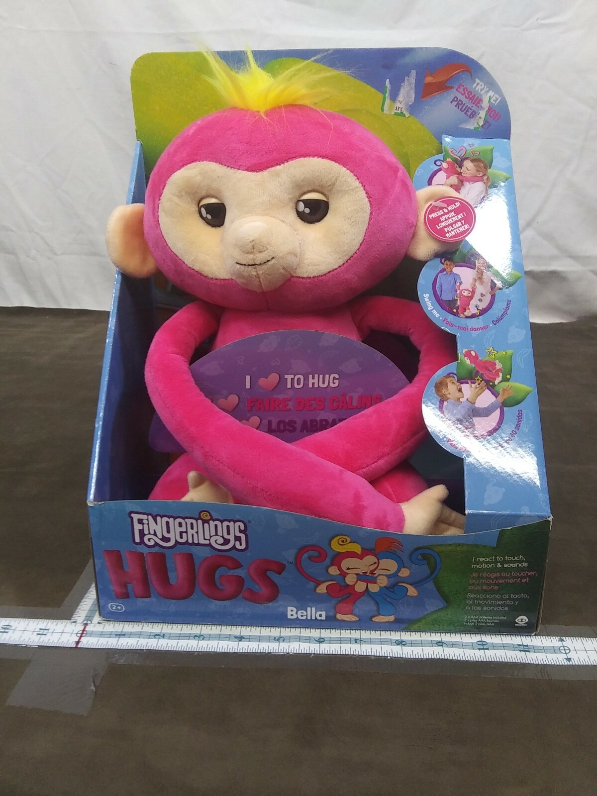 I love to hug monkey Fingerlings Hugs Bella interactive makes 40+ sounds