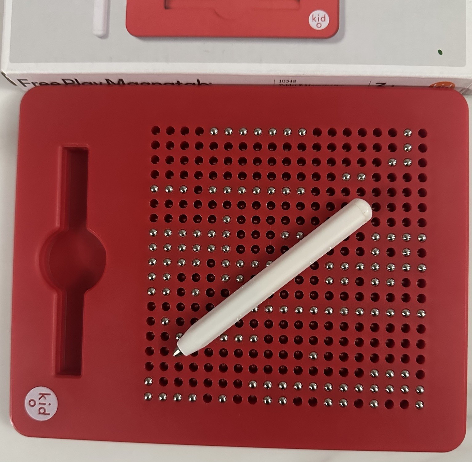 Red The Original Free Draw Magnatab Tablet & Magnetic Pen PlayMonster Kids 3+
