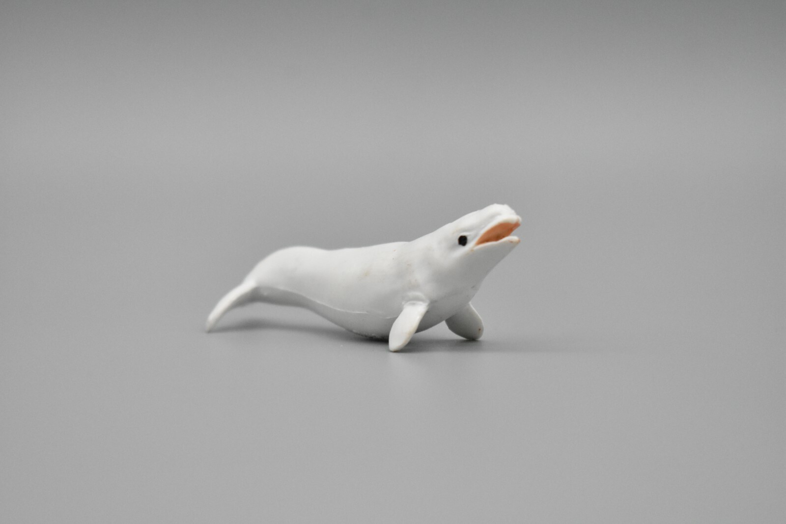 Beluga Whale, Very Nice Plastic Replica 2 1/2 inches long – F3504 B67