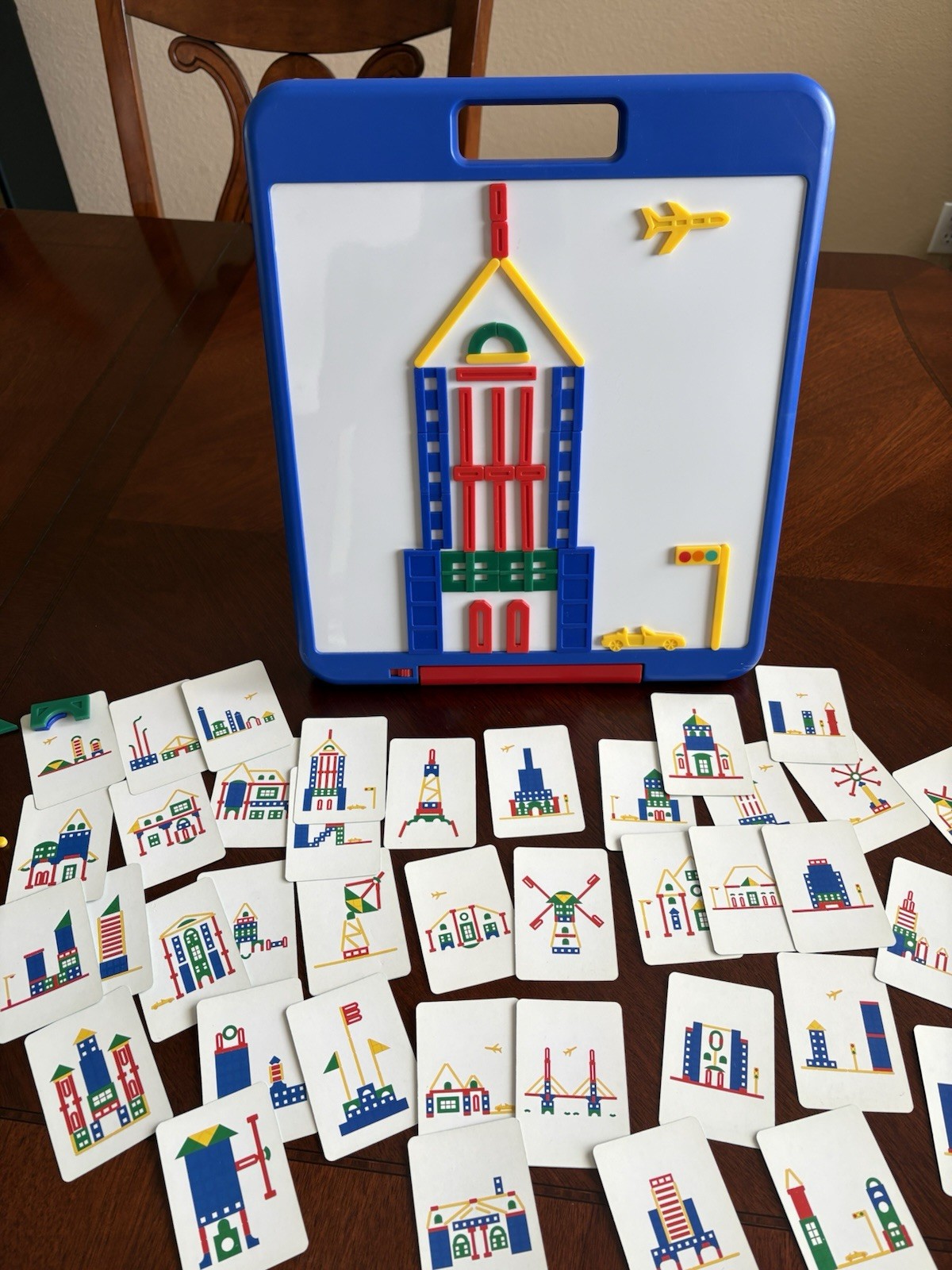 Huntar Magnetic Animals and Buildings Educational Toy with Board & 90 Cards