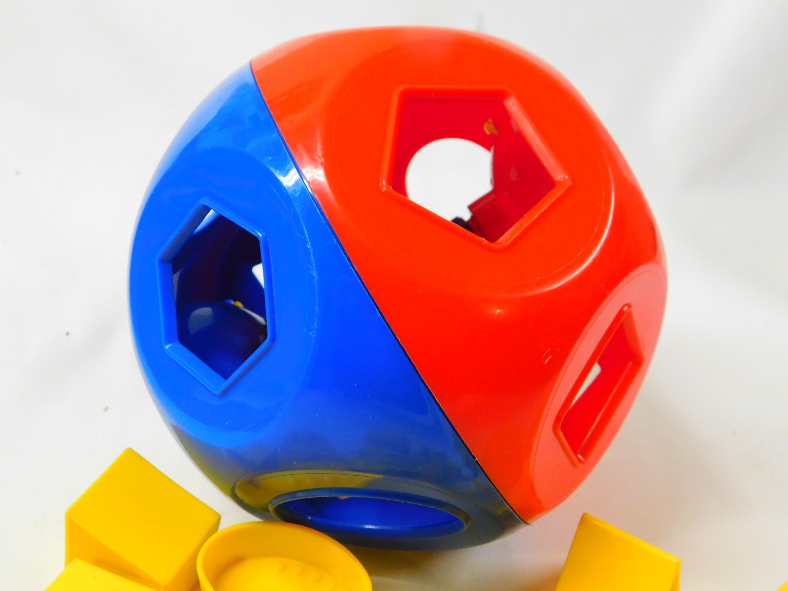 Vtg Tupperware SHAPE-O-BALL Kids Education Sorting Toy w 12 Shape Blocks