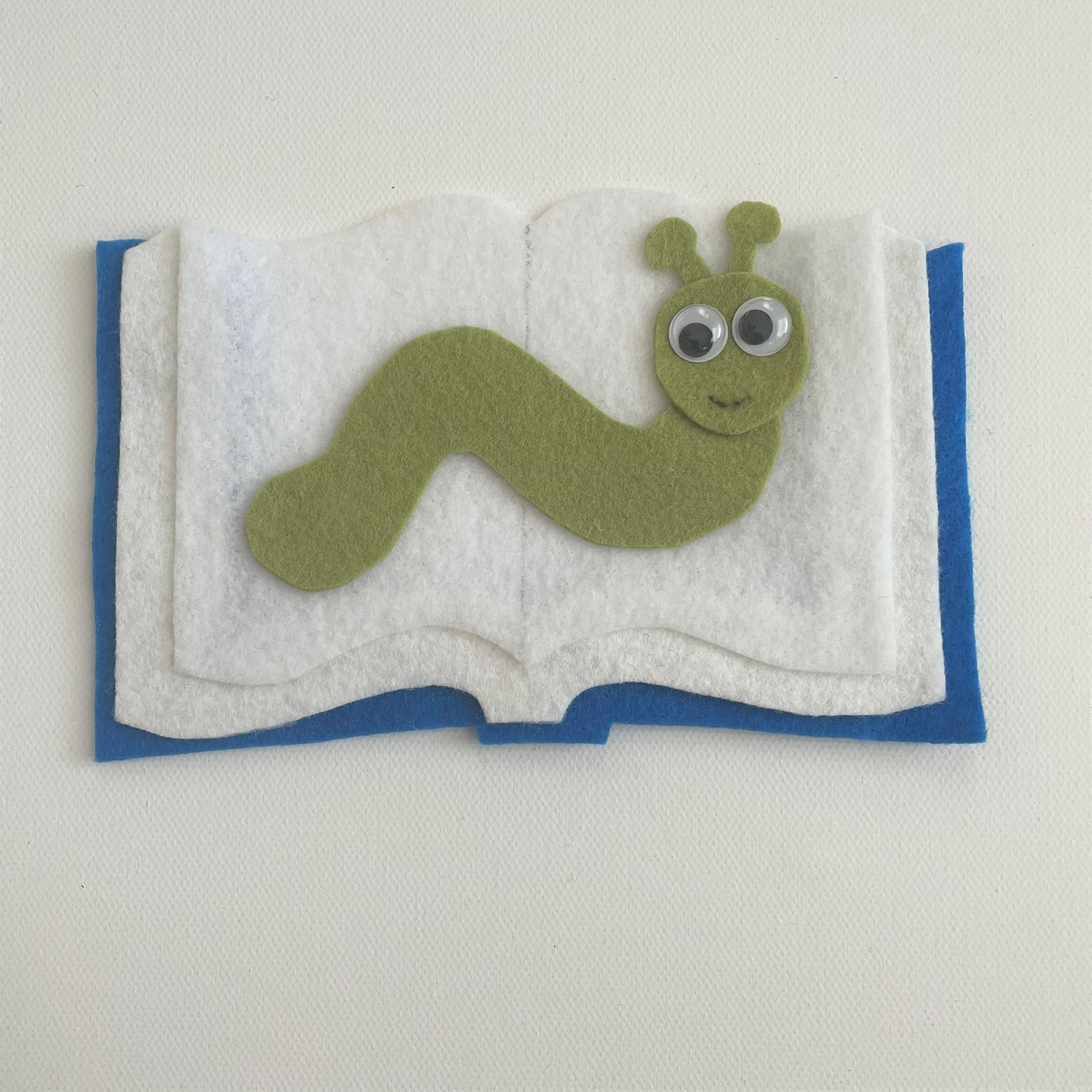 Bookworm Felt Story Set – Celebrate Reading, Curiosity, and Whimsical Learning!