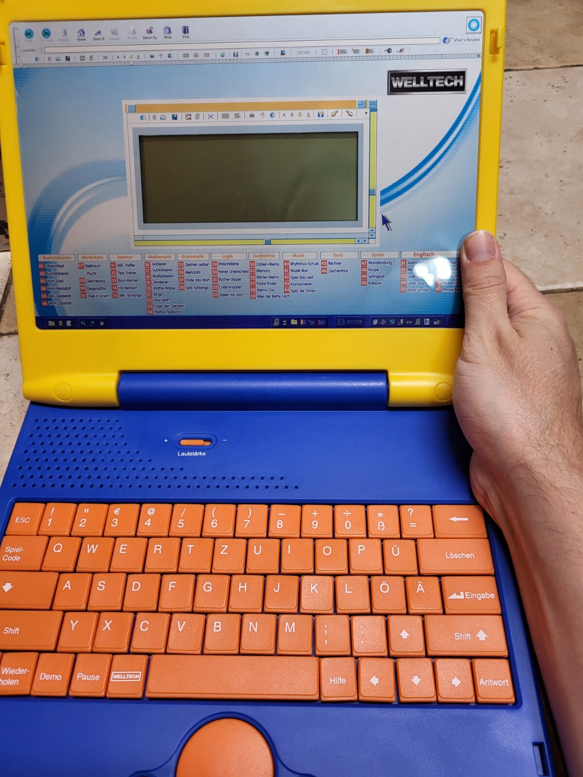 WELLTECH Child’s Learning Computer Toy Laptop Educational RARE Plug In, German