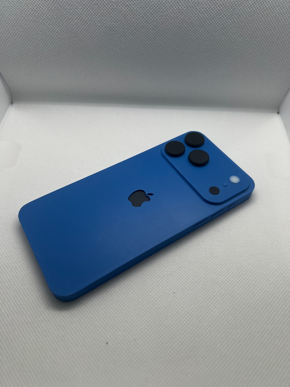3D Printed Dummy iPhone 17 Pro – Fake Display Model Gag Gift Prop