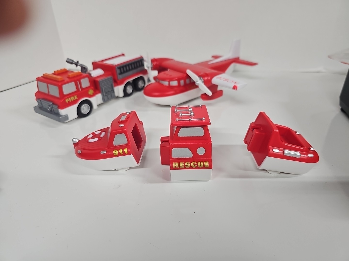 POPULAR PLAYTHINGS Magnetic Mix or Match Vehicles, Fire & Rescue