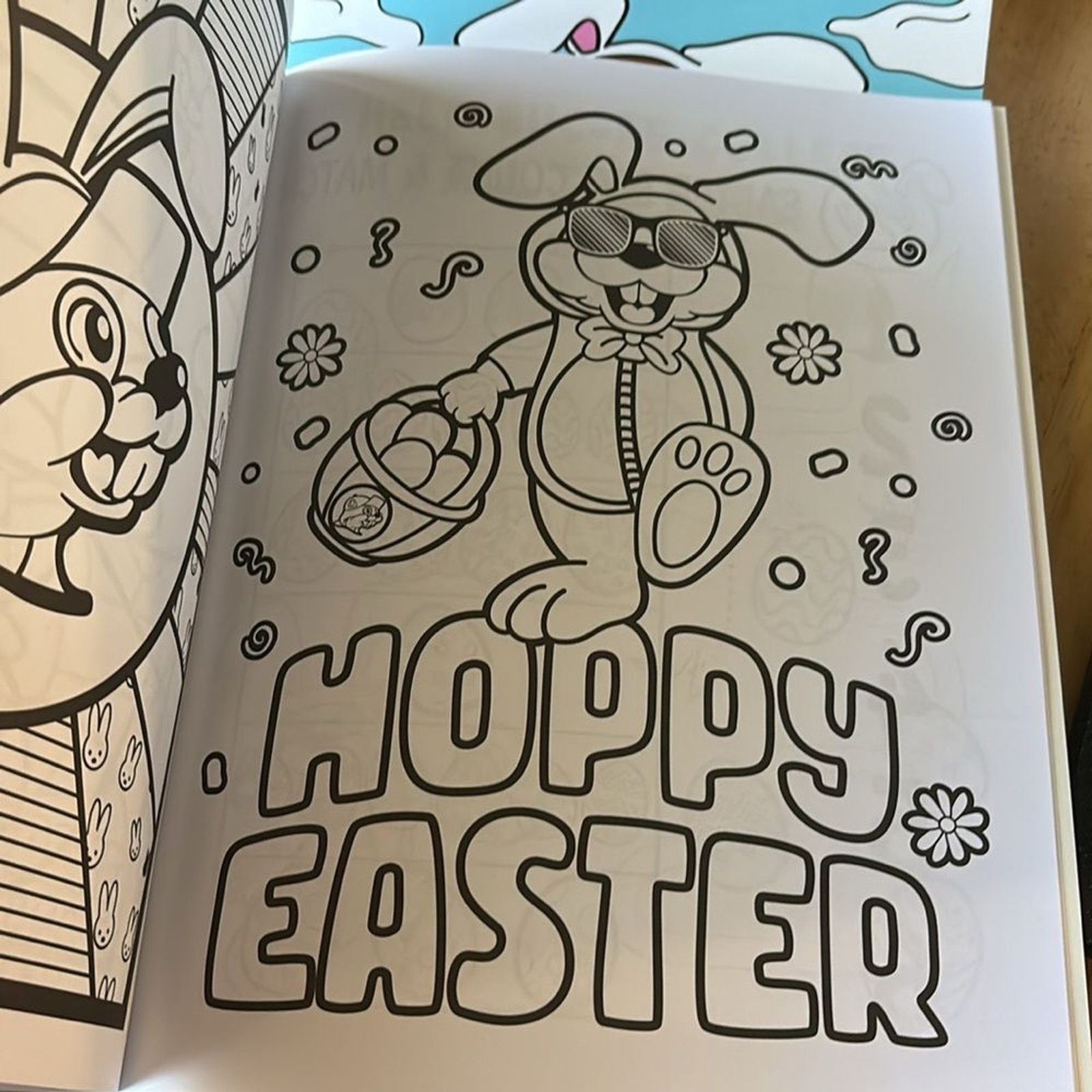 Buc-ee’s ~ Easter Coloring/Activity Book – 36 fun BOLD pages!