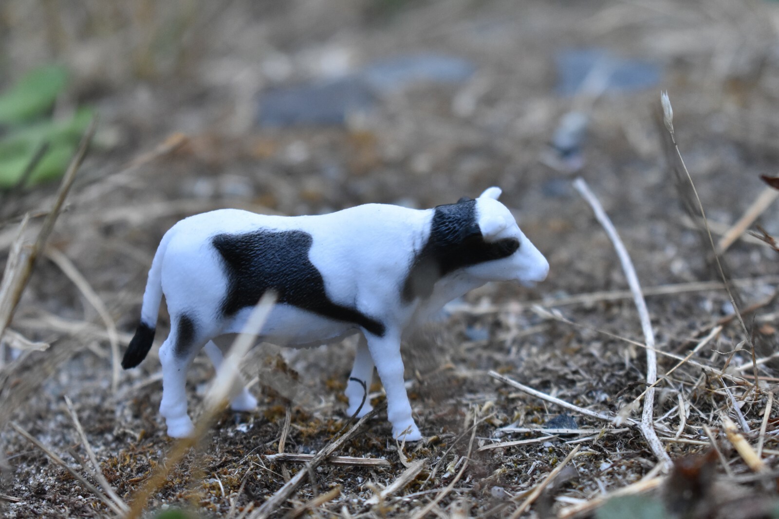 Cow, Dairy Realistic Small Toy Model Plastic Replica Farm Animal Kids 2.5″ F1845