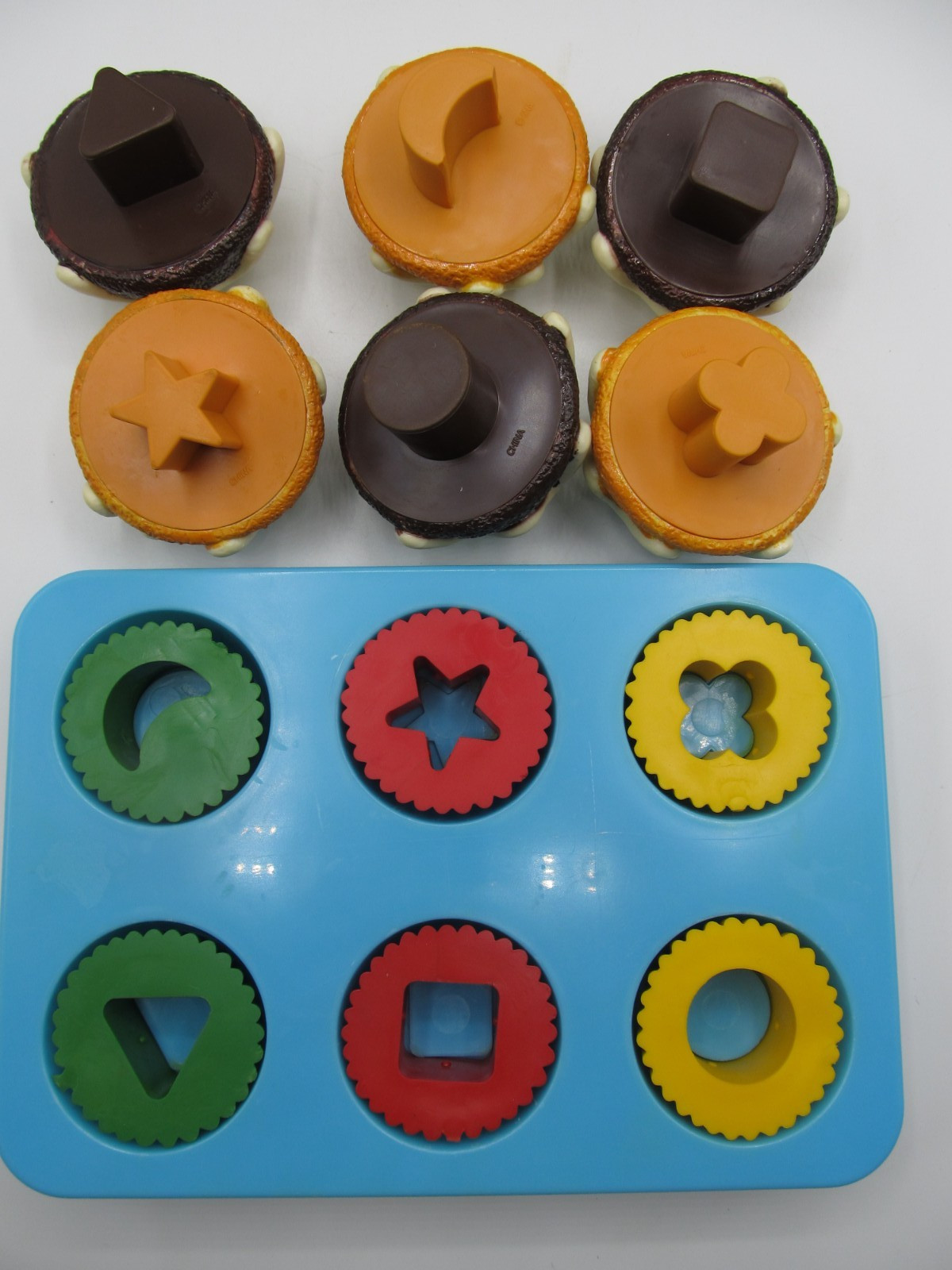 Discontinued Melissa & Doug Learning Resources Shape Sorting Cupcakes with Pan