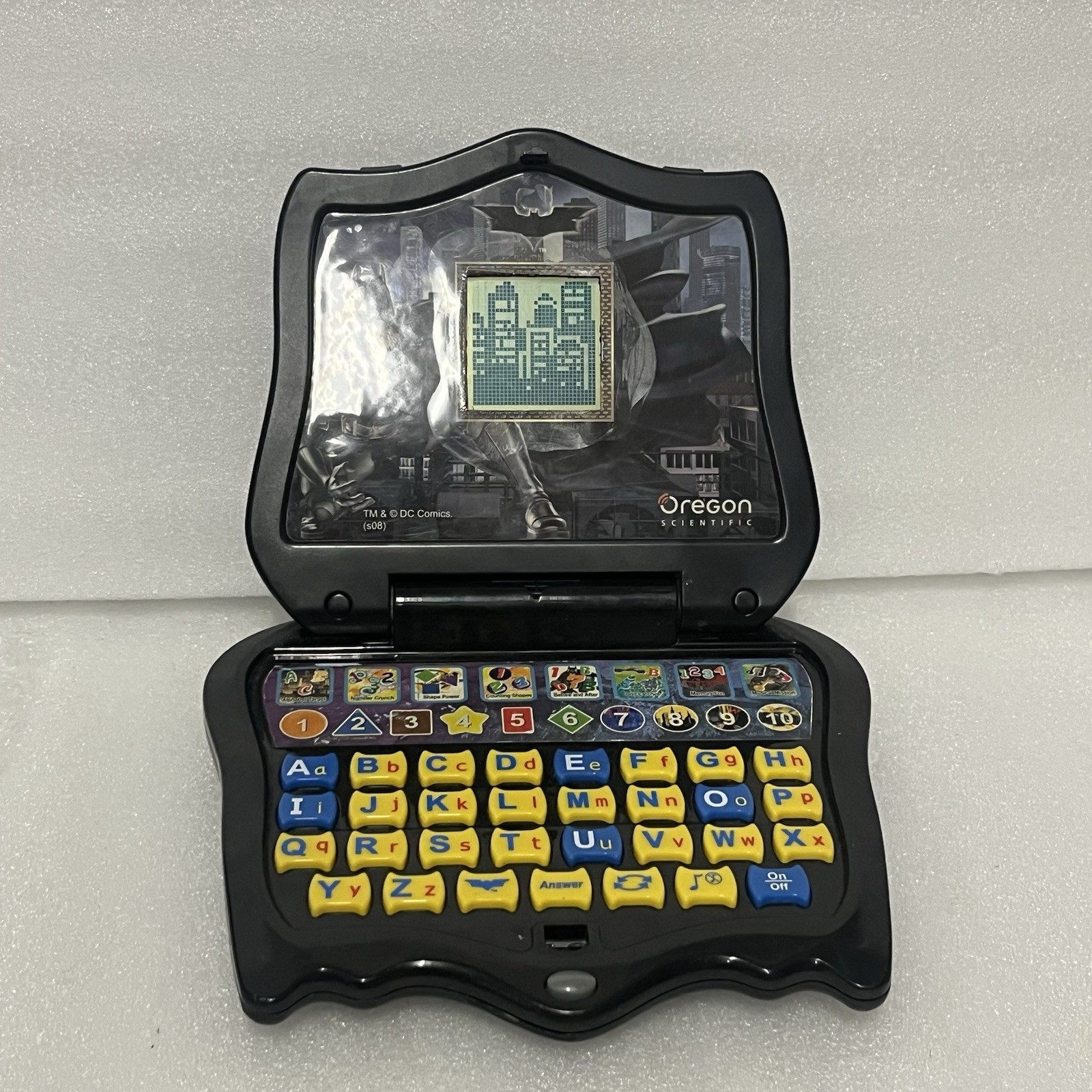 Rare Oregon Scientific Batman Dark Knight Computer Educational toy Laptop Game