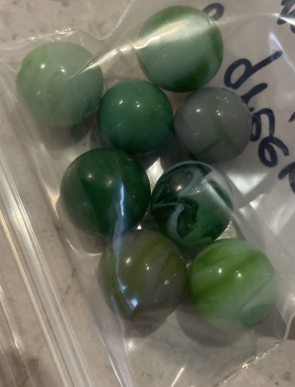Lot 8 Vtg Marbles Green Marbling/swirl Glass Marbles