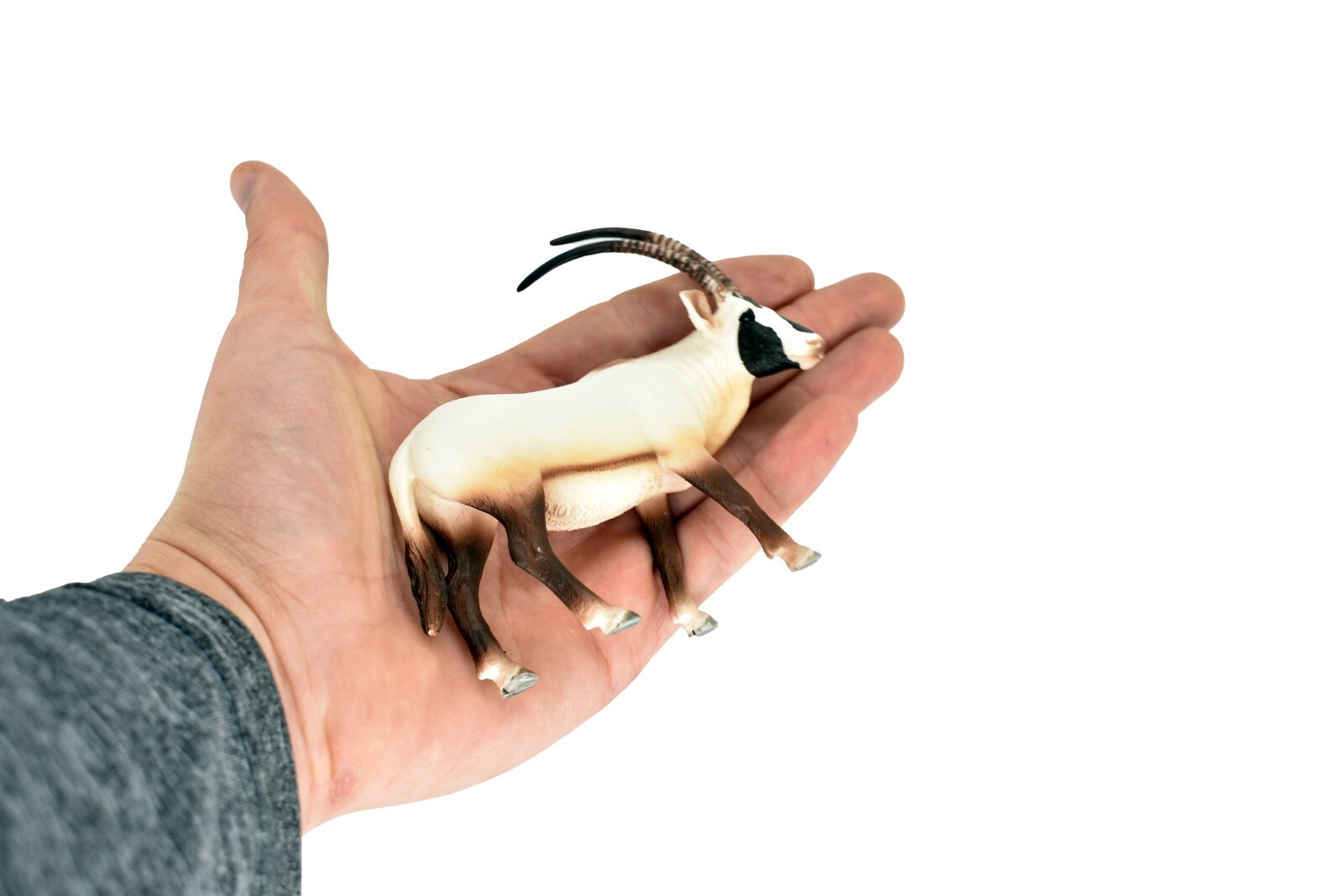 Oryx, Scimitar-horned, Plastic Toy Animal, Kids Gift, Realistic Figure 5″ M147