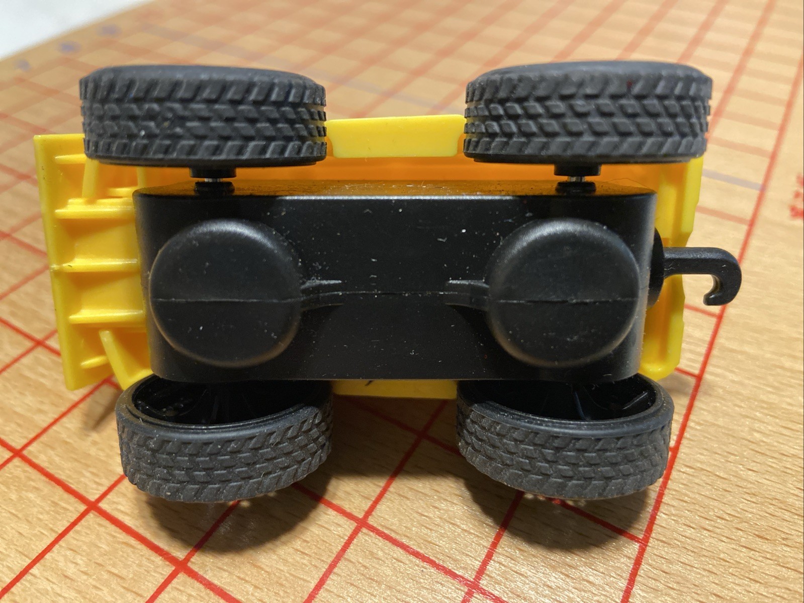 “Car That Drives On Walls”Magnetic-Inertial Wall Toy Car Push/Pull (Yellow Only)
