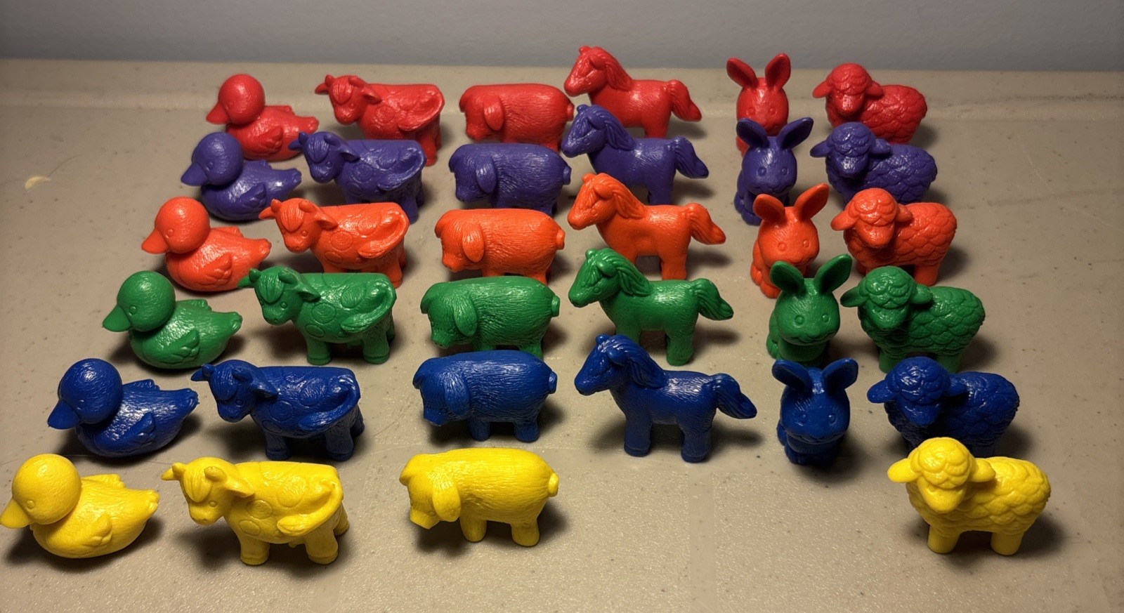 BUSY FARM Educational, Reading, Language, Thinking Skills By Discovery Toys