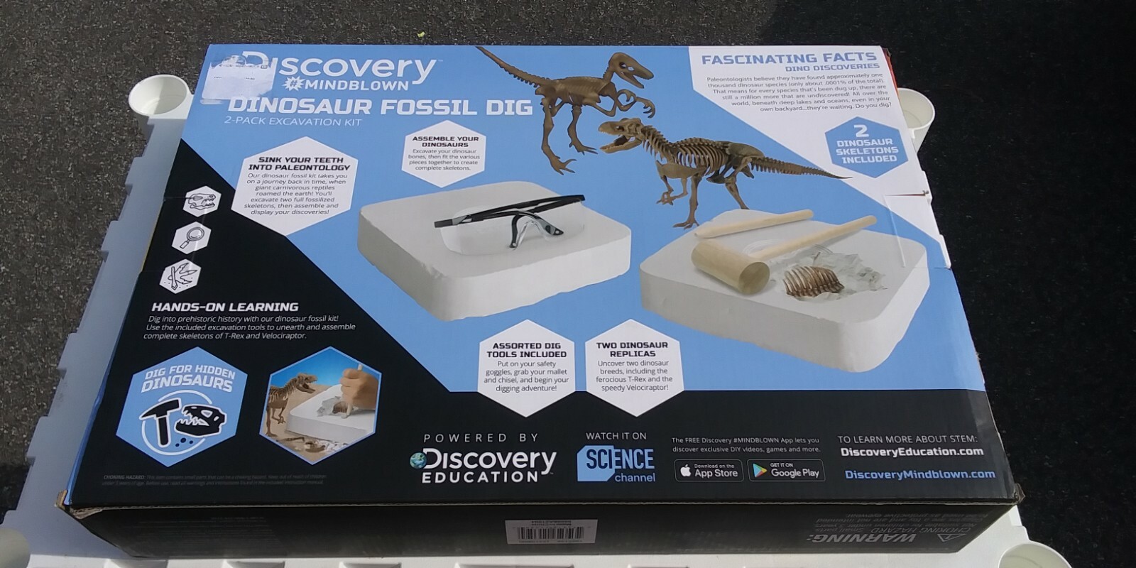 Discovery #MINDBLOWN 15 Piece Dinosaur 3D Fossil Dig Excavation Kit T-Rex