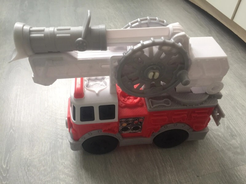 Play Doh fire truck VGC little used