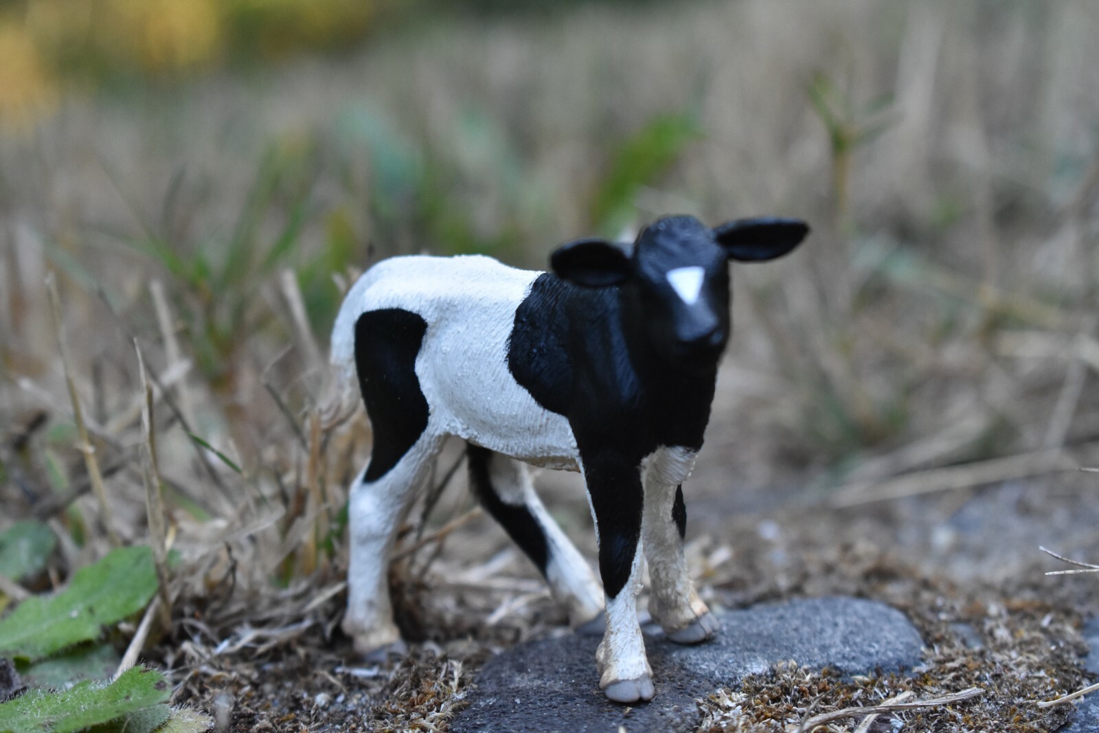 Cow Calf / Holstein Plastic Replica 3 1/2-inch – F1320 B56