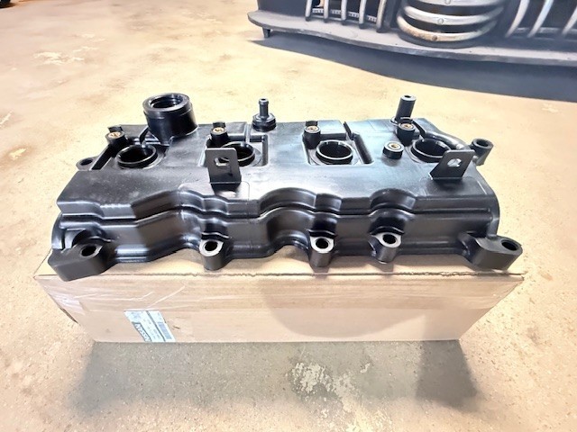(1) Genuine Valve Cover kit 07-13 Nissan – same as dealer (15 items) OEM